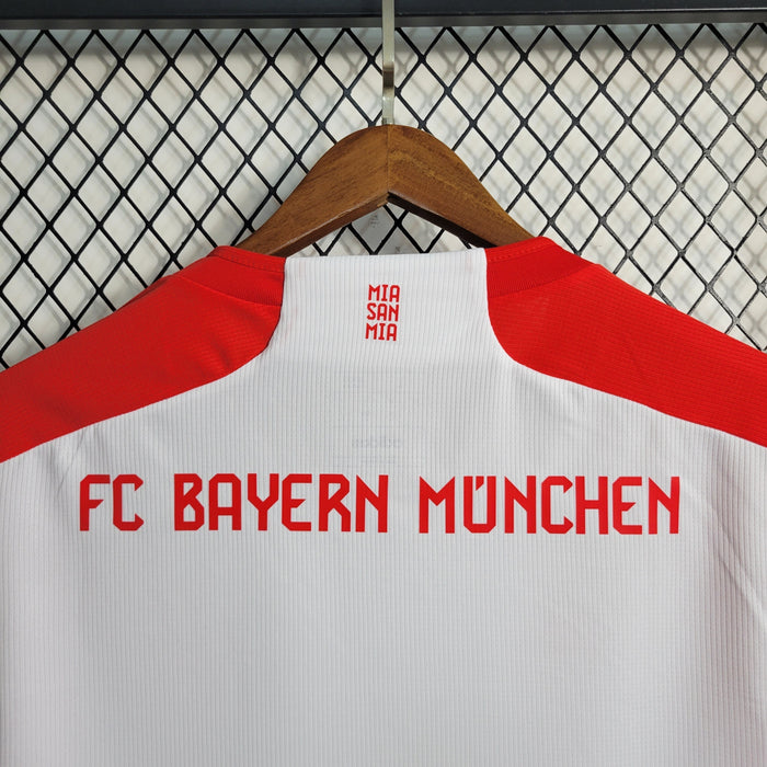 Camiseta Bayern Munich Local 202324  Versión fan