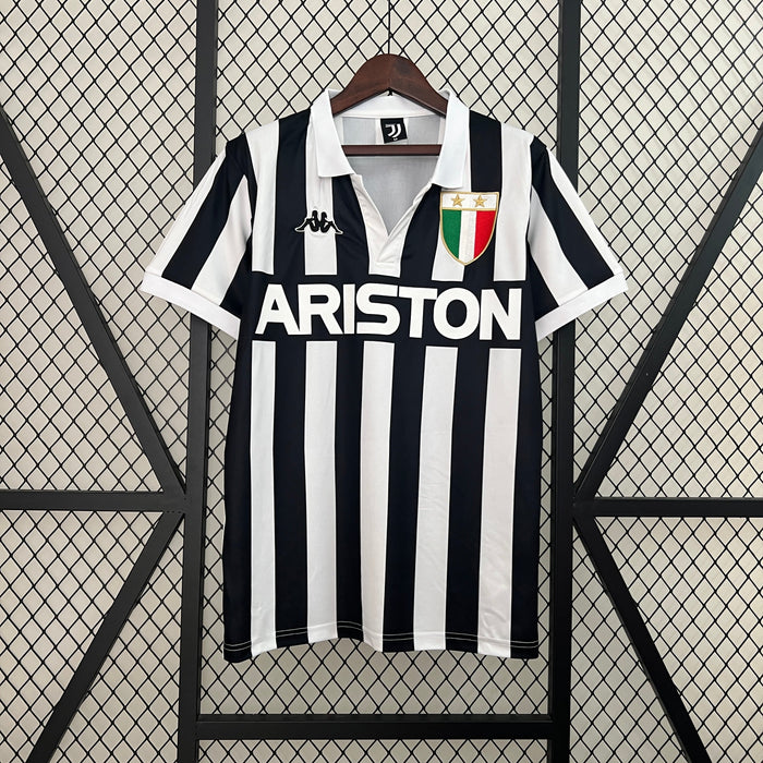 Camiseta Juventus 8485 Local  Versión fan