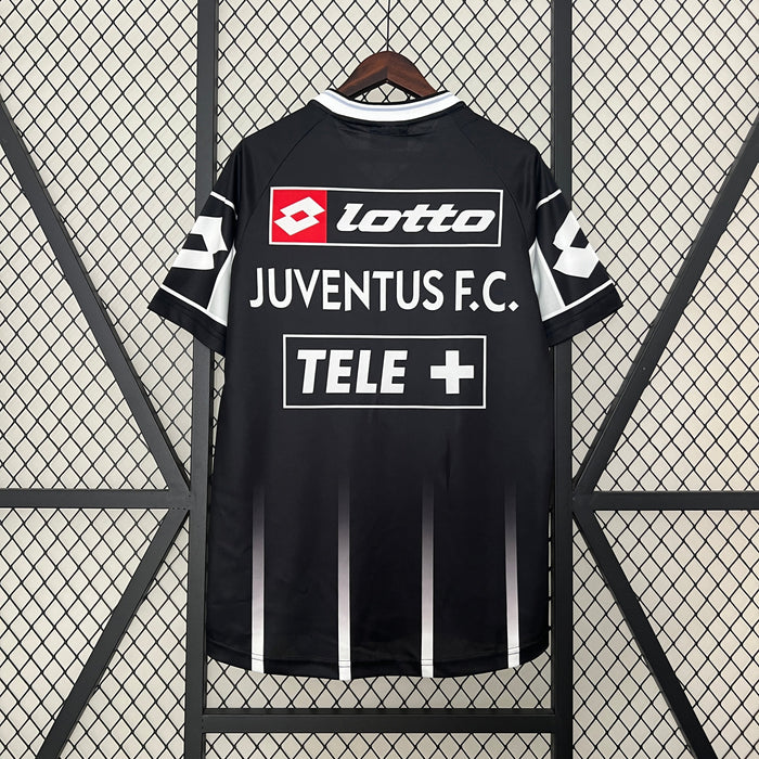 Camiseta Juventus Negra 200001  Retro