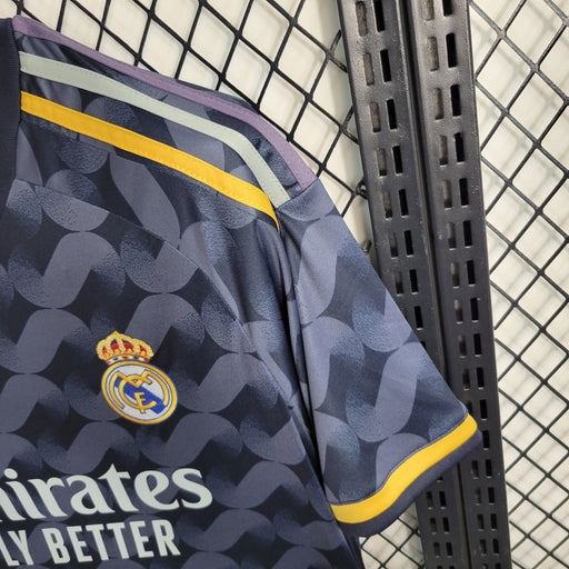 Camiseta Real Madrid Visita 202324  Versión fan