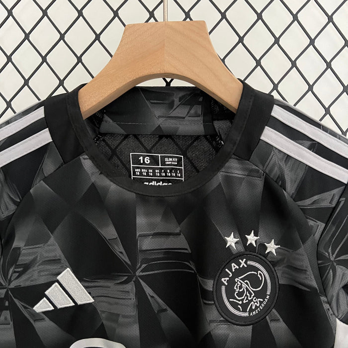 Conjunto niños Ajax 202324 Tercer Kit