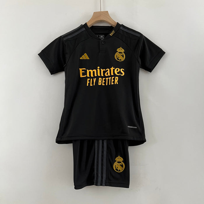 Conjunto niños Real Madrid visita 202324